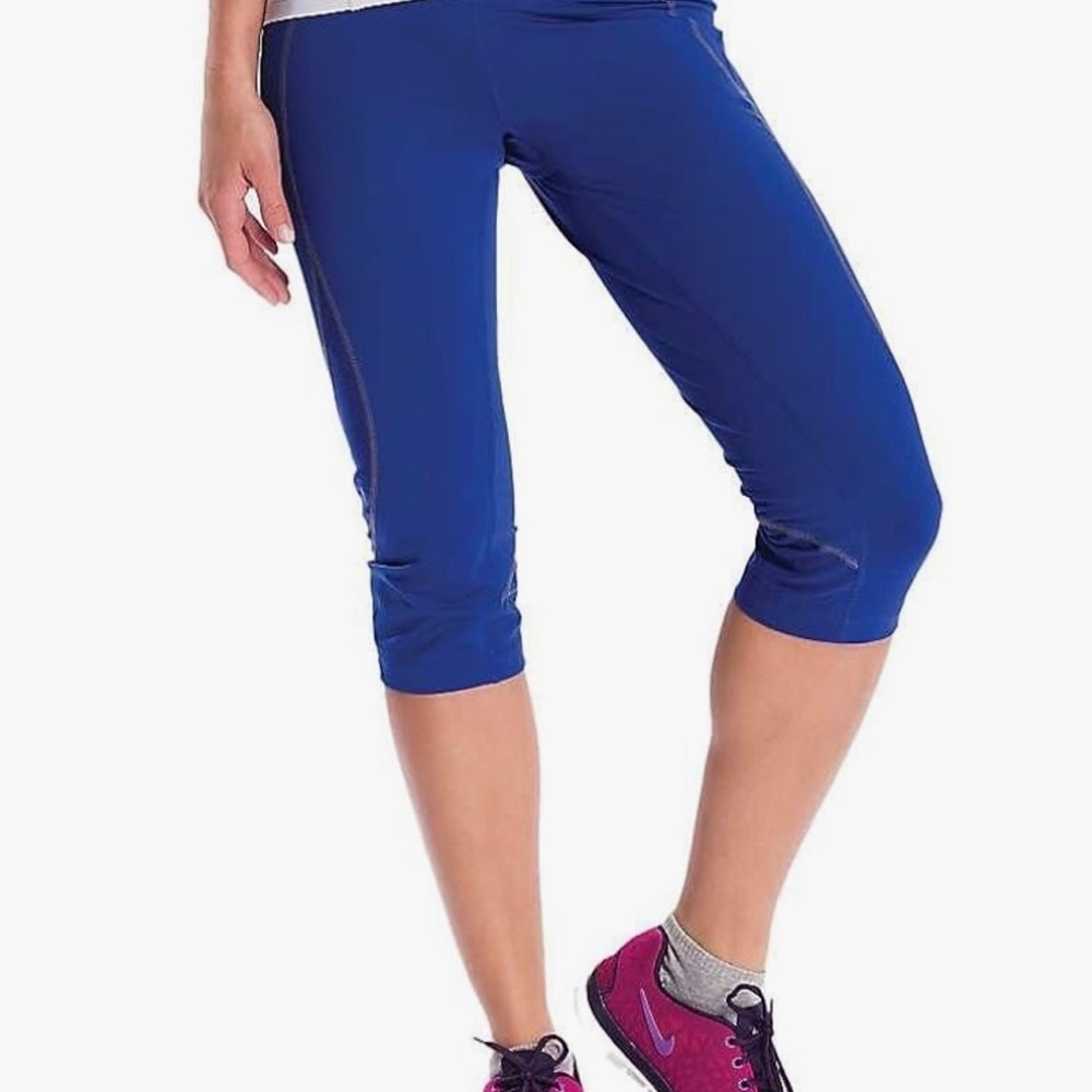 Lole Women's Running Capri Pants with Zippered pocket, Mesh Panels, Size M